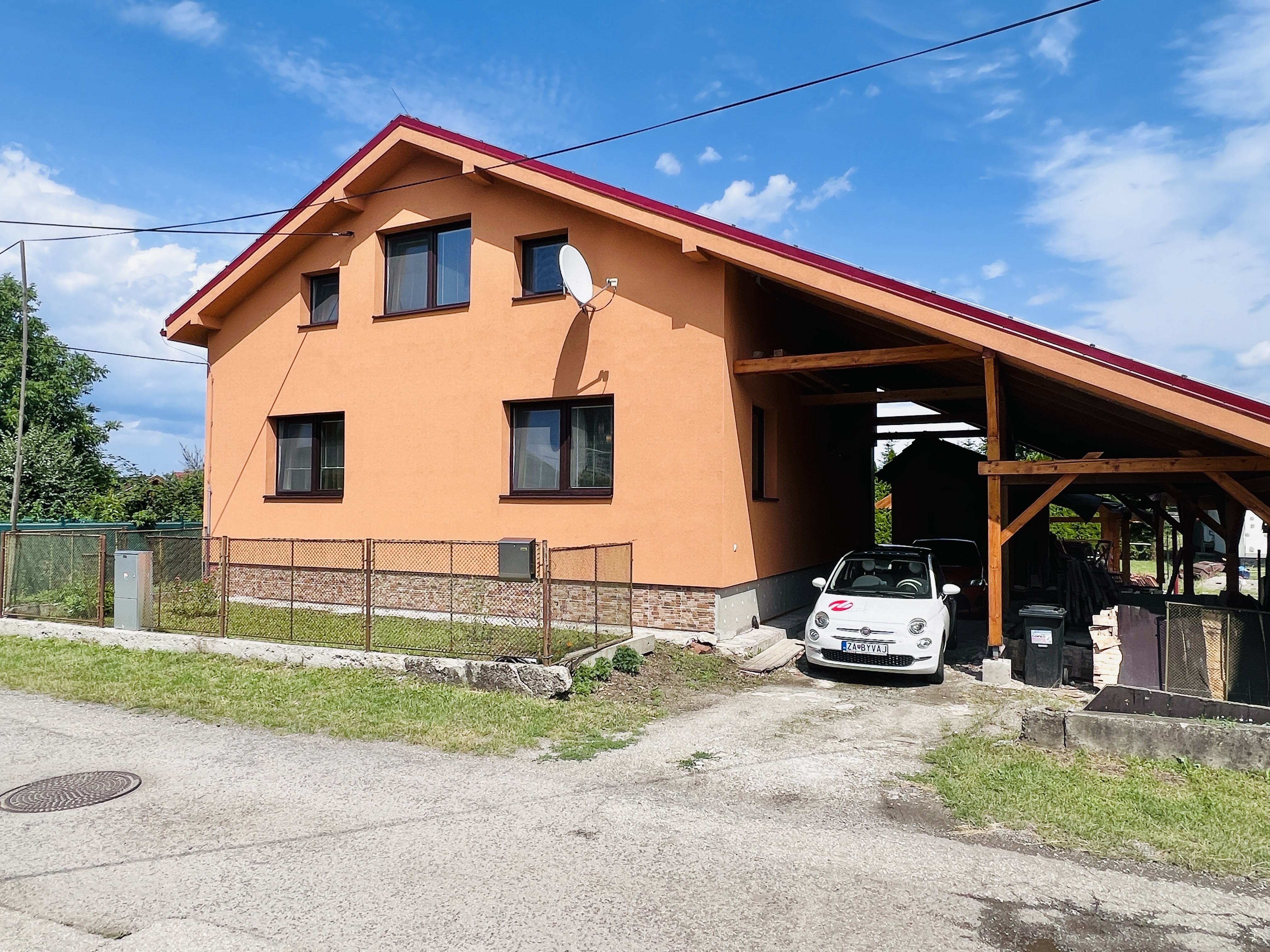 Dom, Mesačná , Žilina