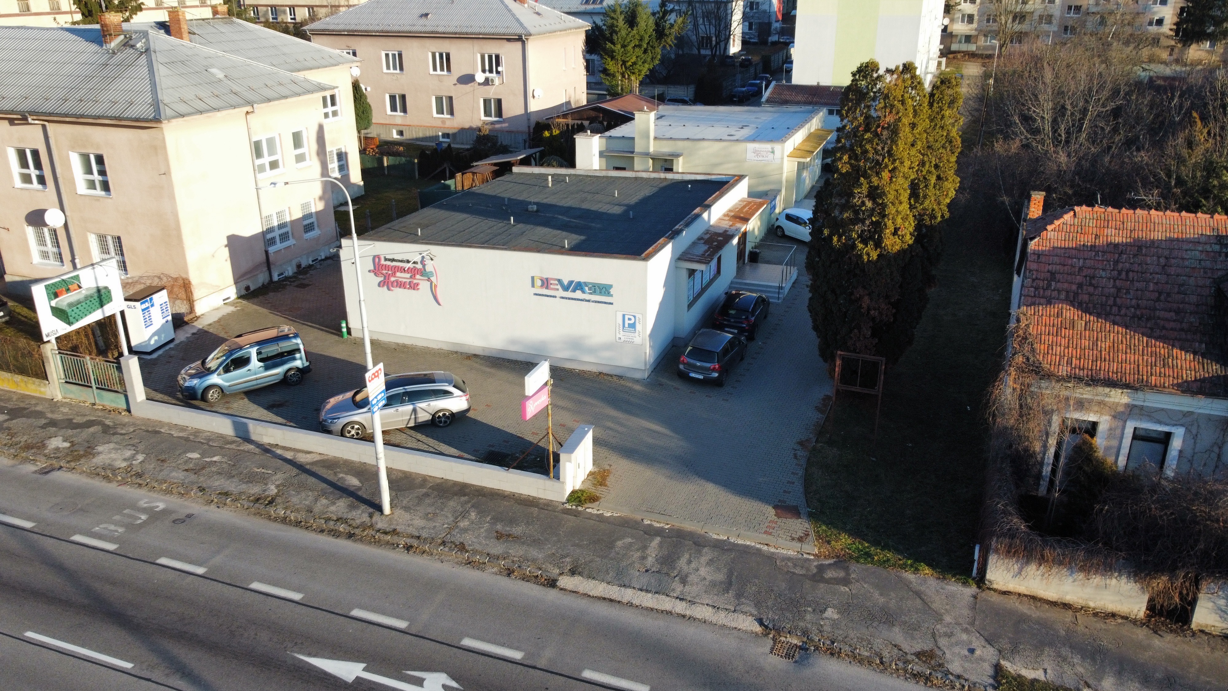 Komerčný obj., Tovarnicka, Topoľčany