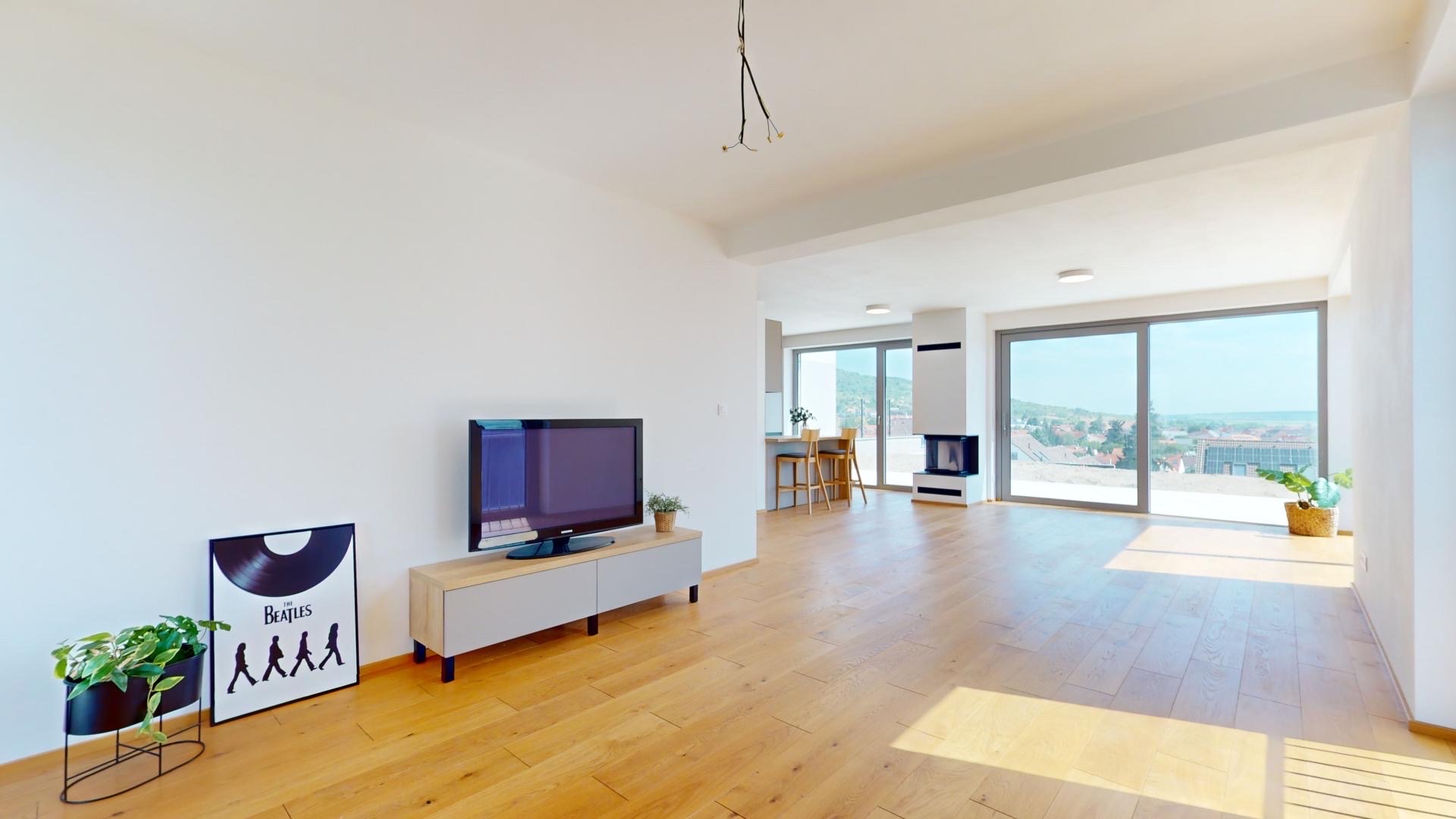 Dom, Mórica Benovského, Svätý Jur