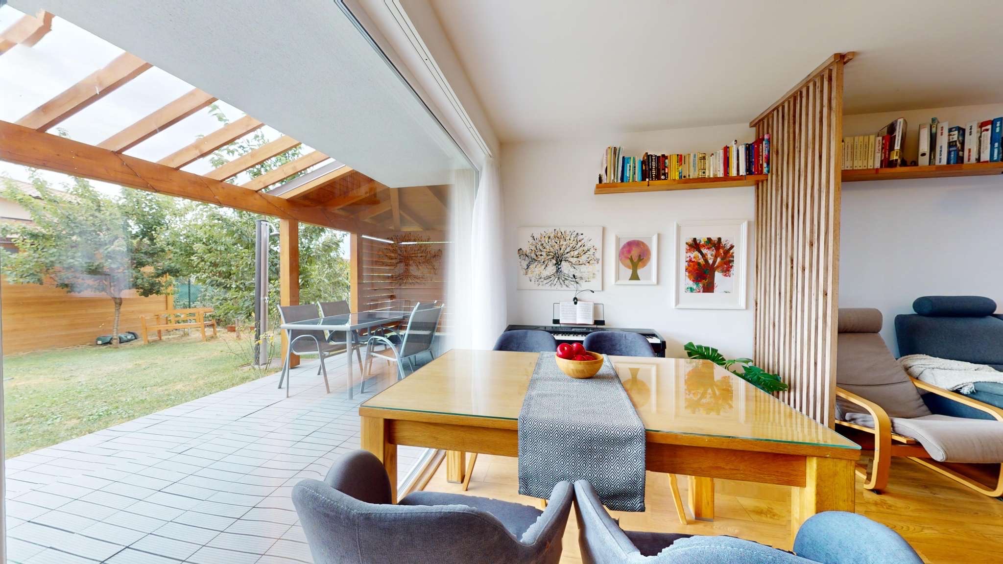 Dom, A. Behunka, Šenkvice